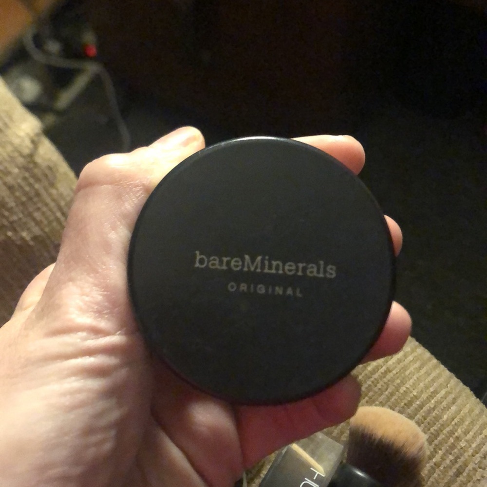 bareMinerals Foundation, Original, Medium Beige C25, Broad Spectrum SPF 15 - Picture 9 of 11